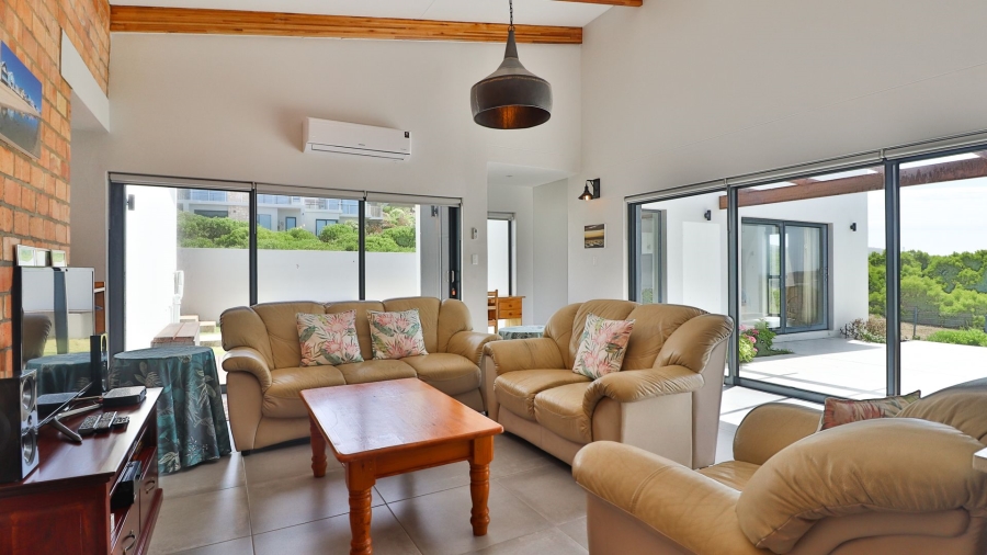 3 Bedroom Property for Sale in Stilbaai Oos Western Cape